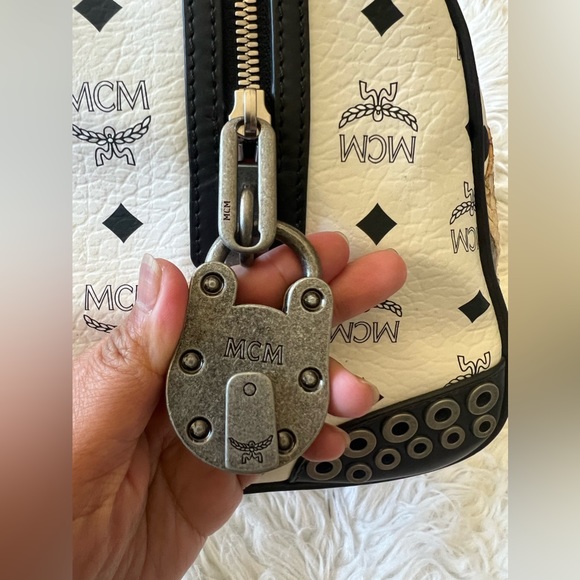 MCM MILANO BOSTON LIMITED - Picture 11 of 17